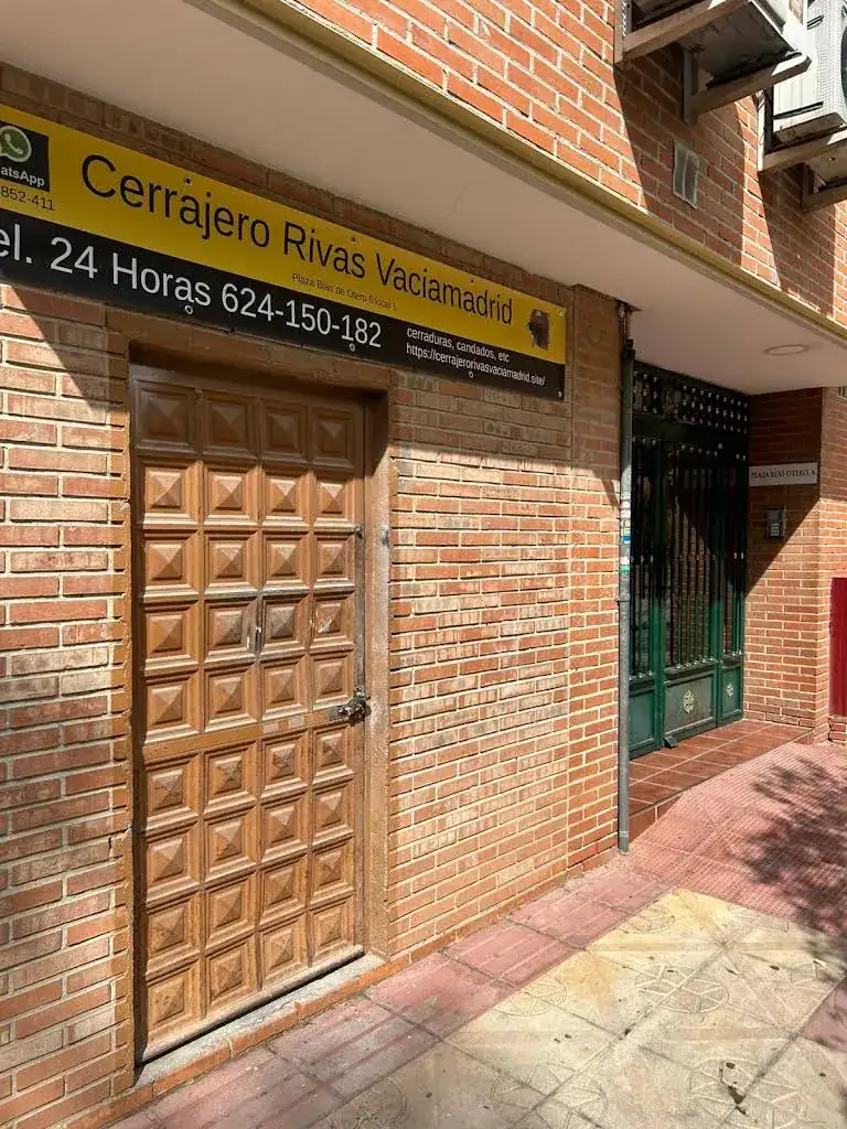Local de Cerrajeros Rivas Vaciamadrid en Plaza de Blas de Otero 6